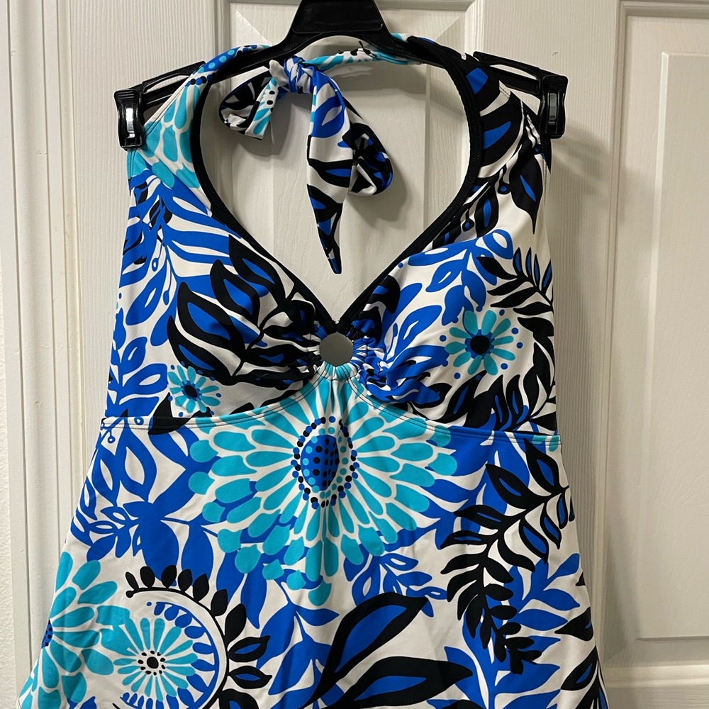 Swimming suit top only, size 1X, Catalina